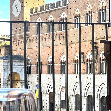 The Balcony Suite - Affaccio Su Piazza Del Campo Siena Dış mekan fotoğraf