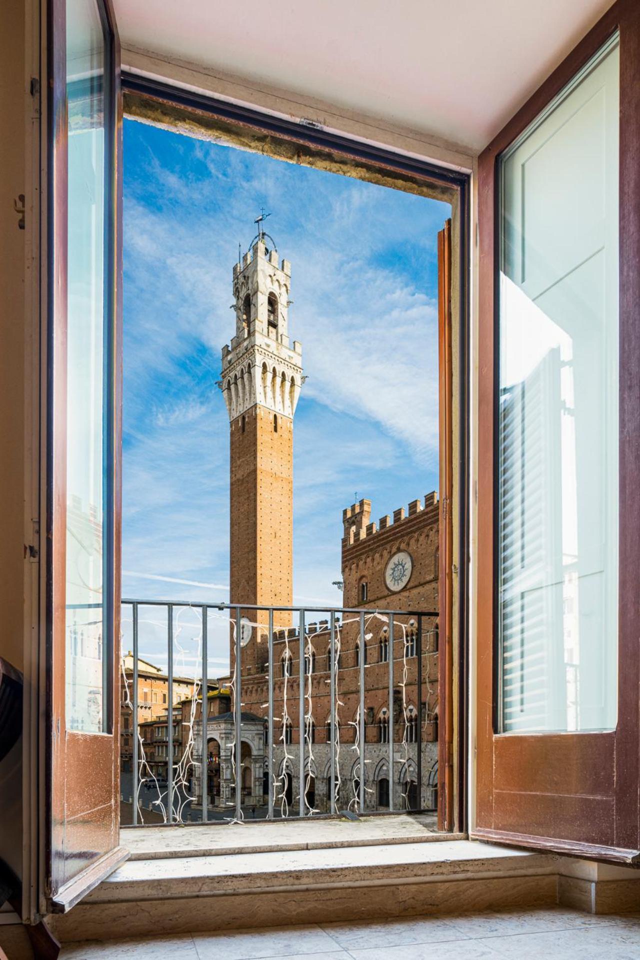 The Balcony Suite - Affaccio Su Piazza Del Campo Siena Dış mekan fotoğraf